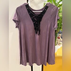 Chic Lavender Lace-Up Short Sleeve Tee